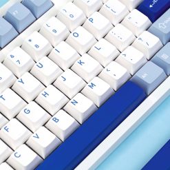 Chi tiết keycap PBT double-shot của AKKO 3108RF V3 Glacier